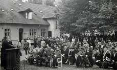 se Folkhögskolan Hvilan firar 150 Välkomna till folkhögskolan Hvilan den 21 april. Då firas att Sveriges äldsta folkhögskola fyller 150 år.