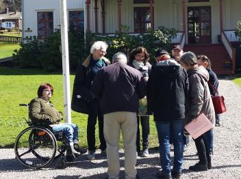 Bhf har stöd av två tjänster, anställda av Bohusläns museum. Bhfs värdegrund vilar på humanism, demokrati och solidaritet.