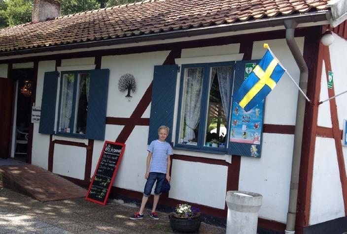 Det är dock en bitvis strapatsrik och brant vandring och det gäller att ha bra skor på fötterna. Undvik besök under regniga dagar eller strax efter, eftersom regnet gör stigen hal och farlig.