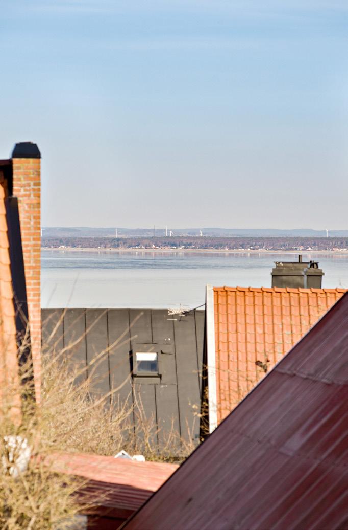 I slutet av 1800-talet byggdes Skåne-Hallands järnväg mellan Helsingborg och Halmstad över Hallandsås, med station i Båstad.