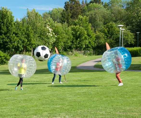 SUMMERTOUR I KRANSORTERNA I sommar är det dags igen för kultur- och fritidsförvaltningens summertour där vi besöker olika platser i kommunen och erbjuder aktiviteter som bumperballs, gigantisk