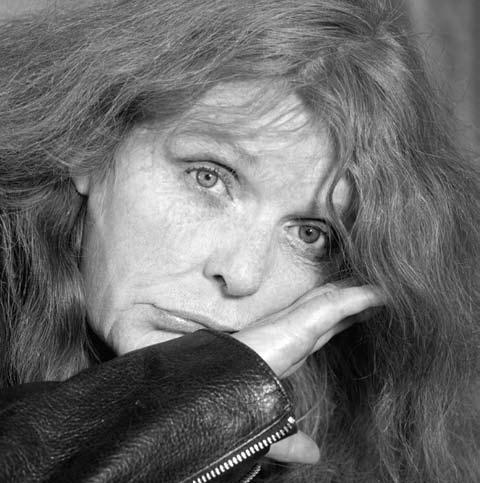 Kristina Lugn ili poezija egzistencijalne ugroženosti Potreban je šaljiv pristup patnji, inače postaje patetično.