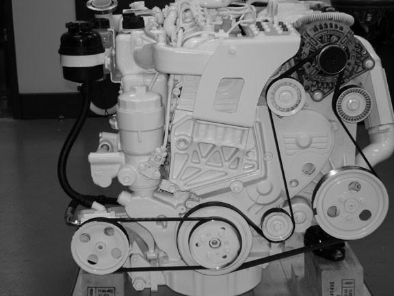 Avsnitt 4 - Underhåll Undersökning v servostyrningspumpens rem 2.0 dieselmotorn hr en uttänjr rem för tt driv servostyrningspumpen.