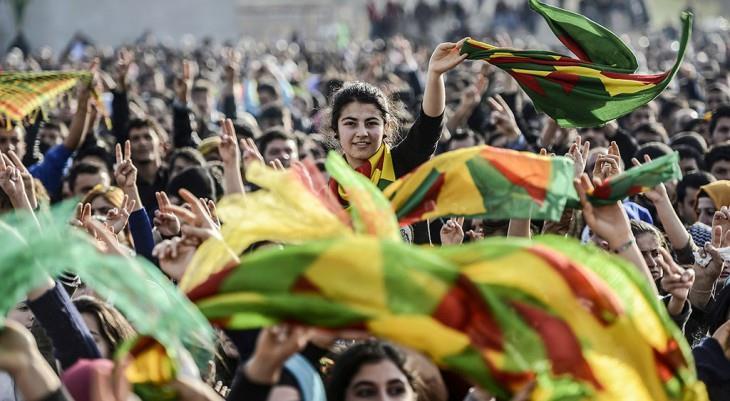 1 Arbetaren Stor glädje i Kobane Johan Apel Röstlund Arbetaren 30/1 2015 I början av veckan kom det efterlängtade beskedet att de kurdiska självförsvarsstyrkorna drivit ut IS ur den symboliskt