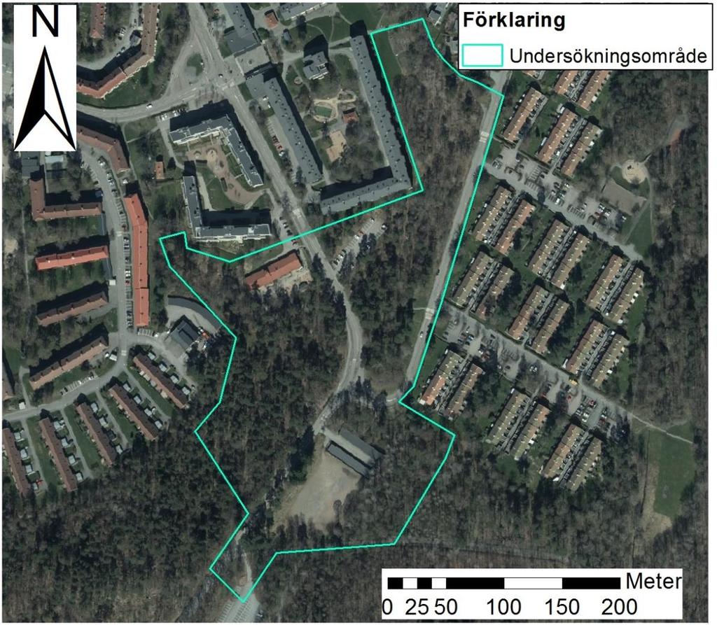 1 FÖRUTSÄTTNINGAR 1.1 UNDERSÖKNINGENS SYFTE har på uppdrag av Göteborgs stad Fastighetskontoret genomfört en översiktlig miljöteknisk markundersökning inom ett område vid Härlanda tjärn.