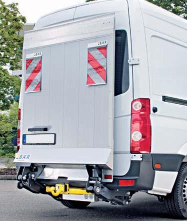Bär Cargolift har lösningen: FreeAccess. I körposition medger den infällda plattformen fri tillgång till den högra bakdörren. med gaffeltruck, eller för upp till fyra rullcontainers.