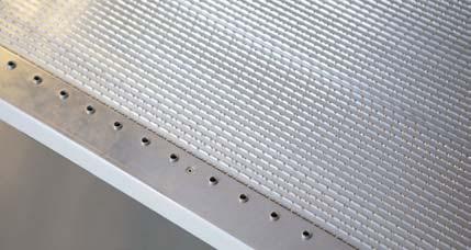 Förmonterad Plattformens baksida i RAL 9006 vit aluminium.