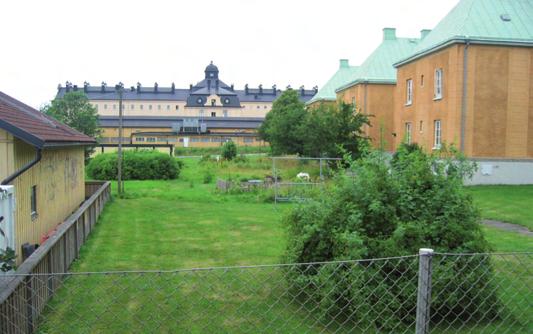 Platsen och bebyggelsen Härlanda f.d. fängelse och personalbostäder Härlanda park, tidigare fängelseområde, är en öppen yta med bollplaner, mellan olika typ av bebyggelsestruktur.