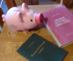 ESPE-porko konstatas Mi estas riĉa je libroj, sed malriĉa je mono. Ĉu vi scias kiam estas tempo pagi vian jarkotizon je 100 SEK? Se ne pli bone pagi dufoje/jare ol neniam!