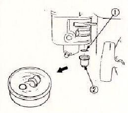Är ett engångsfilter och måste bytas, FIG 61 Förgasare (FIG 62) Smutskoppen (2) på förgasaren skall rengöras regelbundet. Tvätt koppen och O-ringen (1) och torka rent.