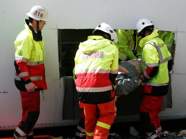 kortare, förutsatt att det går att ordna ett kontinuerligt flöde av skadade och att det finns tillräckligt med mottagande personal utanför bussen.