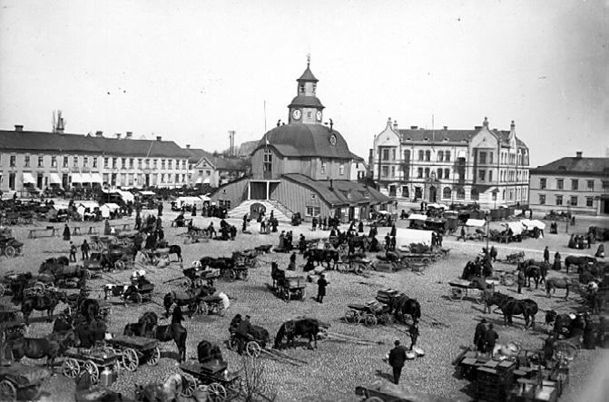 BAKGRUND TILL PROJEKTET Lidköpings kommun har för avsikt att utföra en kompletterande ljussättning på och omkring Nya Stadens torg.