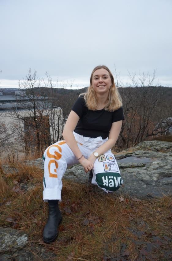 Hur jag sover: Som en sjöstjärna med beslutsångest Beroende: Snus och Krus-Brus Tips till dig som ny student: Glöm inte kepsen!