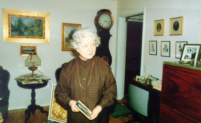 Donationer Anna lämnade jordelivet 1998. Hon var dotter till Yngve och Anna f. Cederbaum, Thorsvigrenen. I sin slutliga vilja testamenterade hon 30 000 kr till släktföreningen.