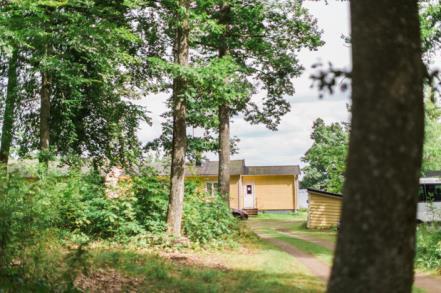 En kock är anställd på varje kollogård och hen ansvarar för matinköp och planering av köks- och kostverksamhet.