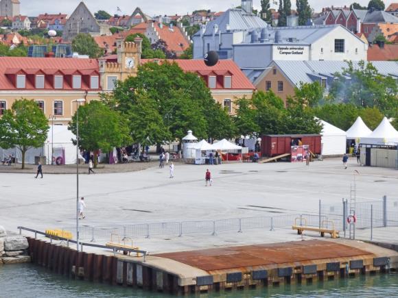 Fedecrails årsmöte i Antwerpen Vår tidigare goda plats blev tyvärr i år en ren ödslig utkant. Övriga utställare på hamnplanen uteblev helt.