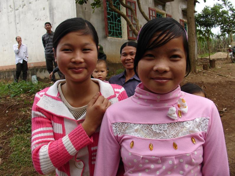 Att flickor stannar kvar i skolan gör att risken för barnäktenskap minskar. Kunskap leder till förändring Barns rätt till utveckling och utbildning är en viktig del i insatserna i Vietnam.