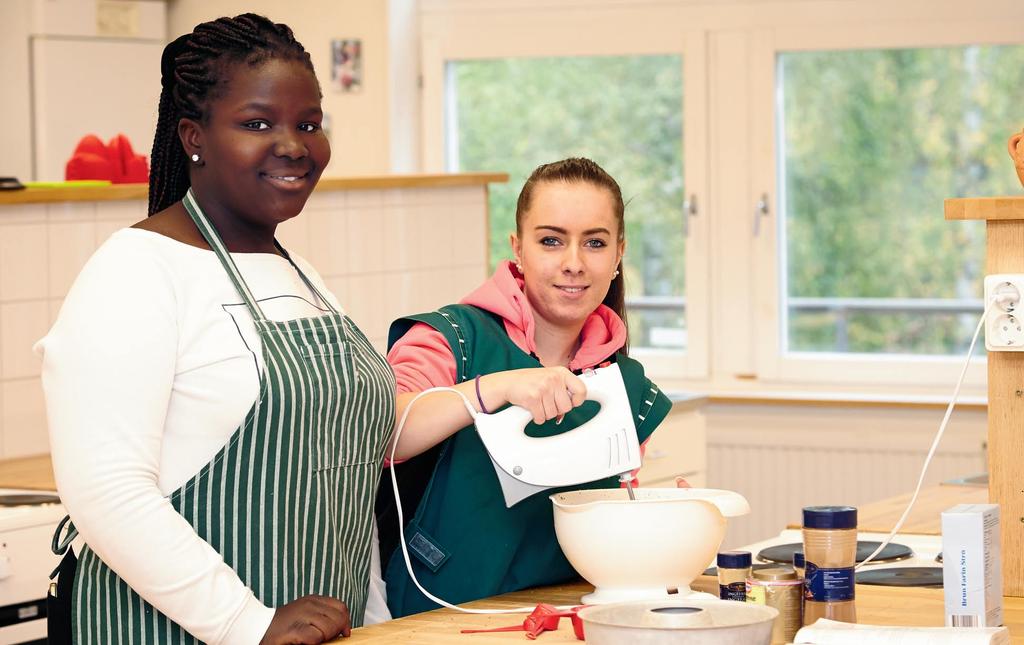 Gymnasiesärskolan vänder sig till dig som har gått särskolans grundutbildning. Behöver du studera med extra stöd och i ett lugnare tempo på gymnasiet?