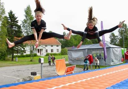 övernattning på klubbstugan där vi såg film (naturligtvis gymnastikrelaterad) åt och dansade till just dance, det är den typ av sammansvetsande saker som man kan göra som är ganska enkelt men ändå