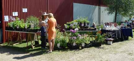 Det var konst och keramik, ost och marmelader, plantor och redskap till trädgården och mycket annat.