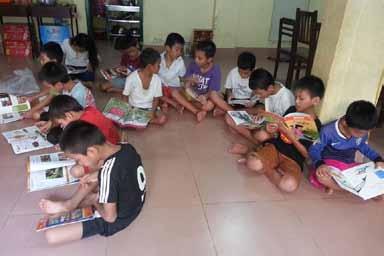 Krousar Thmey i korthet Verksamheten i Krousar Thmey står på tre ben: Utbildning Barnomsorg Kultur Barnen på centret Psar Depot i Phnom Penh fick av oss en ny laddning böcker och spel till sitt