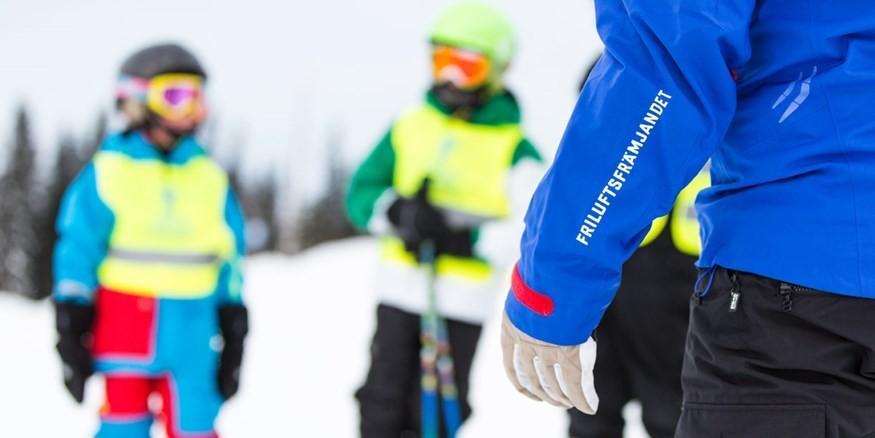 Program i hemmabackar säsongen 2017/2018 Snowboardträff inom Region Öst - feb/mar Isaberg Clinics feb/mar Yxbacken Clinics feb/mar Certifieringar skidteknisk färdighet efter U1 och U2 under v 9-10,