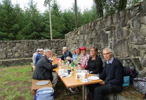 Nationaldagen den 6 juni 2017 Sven Hedengård 1931 2017 Nationaldagen har vi firat (sedan den blev helgdag) med medhavd lunch och sedan kaffebjudning med tårta i klubbstugan.