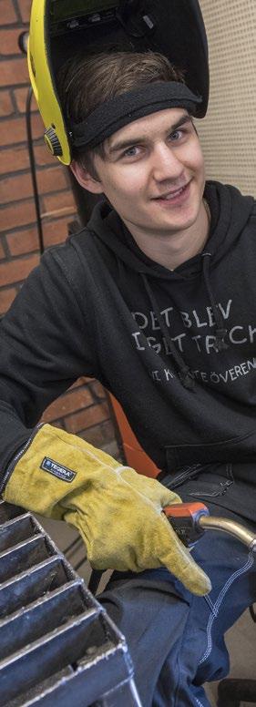 Studieupplägg Du får lära dig att använda olika former av teknisk utrustning, bearbeta material, sköta maskiner och hantera datorsystem. Industritekniska programmet har flera olika inriktningar.