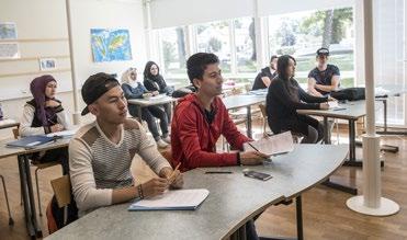 Utbildningen är inriktad mot ett nationellt yrkesprogram. Du kan följa flera kurser inom ett yrkesprogram samtidigt som du läser de kurser som saknas för behörighet.