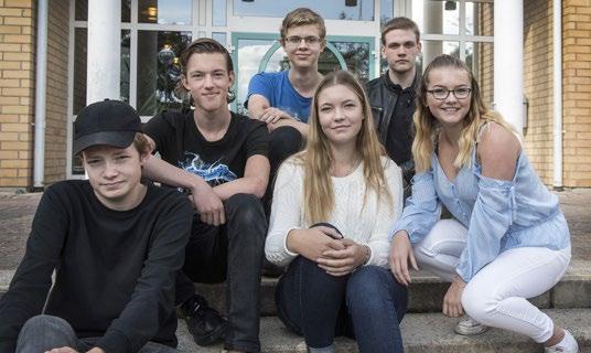 Samhällsvetenskapsprogrammet Är du intresserad av hur vårt samhälle är uppbyggt och fungerar? Vill du ha en bred utbildning som förbereder dig inför vidare studier?
