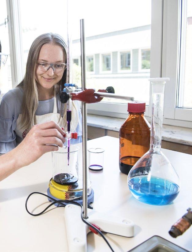 Marlene Shekho, Mönsterås, går andra året på Naturvetenskapsprogrammet: Jag vill bli tandläkare och tycker att det här är ett intressant program, därför valde jag Naturvetenskapsprogrammet på