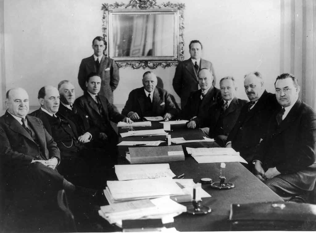 SVERIGE. Efter förhandlingar i Stockholmsförorten Saltsjöbaden slöt LO och SAF 1938 ett banbrytande avtal som defnierade spelreglerna på arbetsmarknaden det så kallade Saltsjöbadsavtalet.