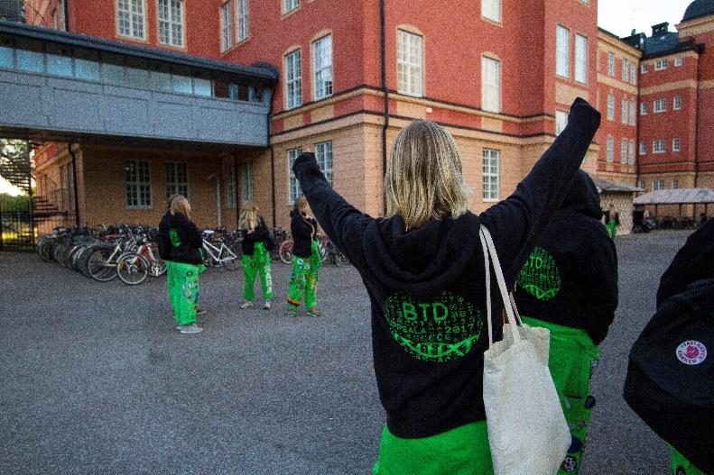 Dags att bli lite pretto! För att fira att X- sektionen fyller 25 år kommer det hållas jubileumssittning (gasque) på Norrlands nation, som är sammanslagen med Bioteknikdagarnas finsittning.