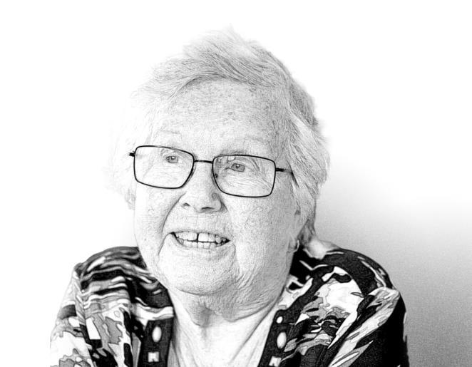 Esther 82 år Esther är änka sedan tre år tillbaka och bor kvar i makarnas gemensamma hus. Huset består av två plan med källare där sovrum och badrum är beläget på våning två.