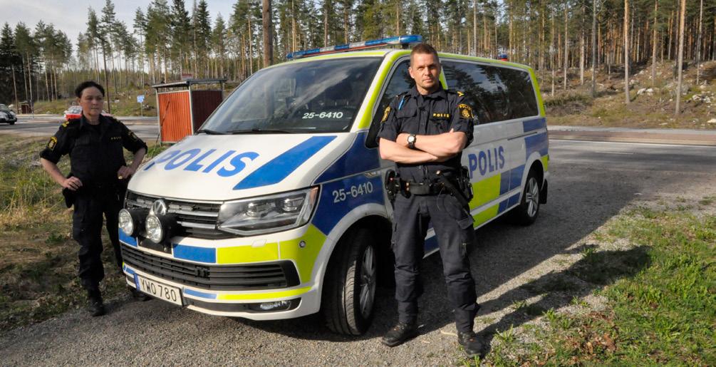 NÄRODLAT FRÅN DALARNA NR 1 2018 Ingegerd Haglind och Stefan Lund. Två poliser bevakar sju kommuner Det känns inte tryggt Klockan är 22.00.