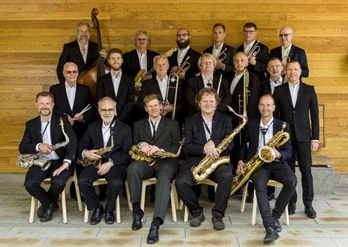 Adventsmys med Lindholmen Big Band den 26 november 3 Söndagen den 26 november återkommer Lindholmen Big Band under ledning av Per Sundström och spelar härlig swingmusik för oss i Hugo Hammars sal