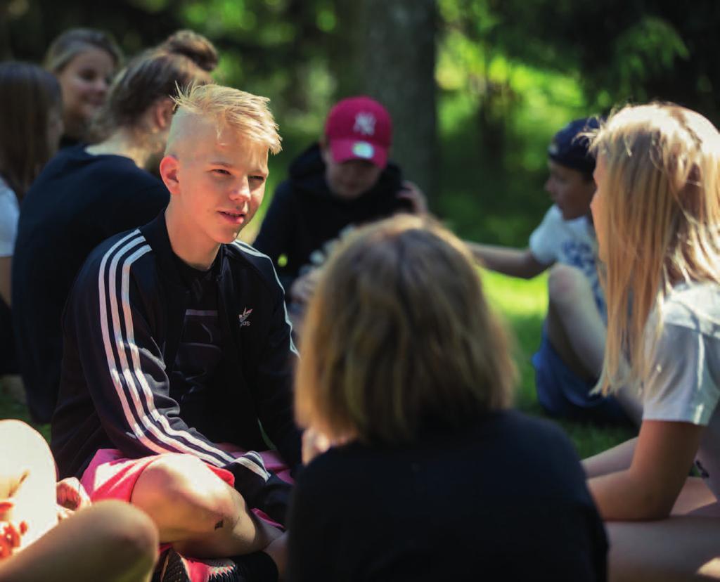 2. Målen för konfirmandarbetet Konfirmandundervisningen stärker de ungas tro på Gud den treenige och utrustar dem för ett liv som kristen.