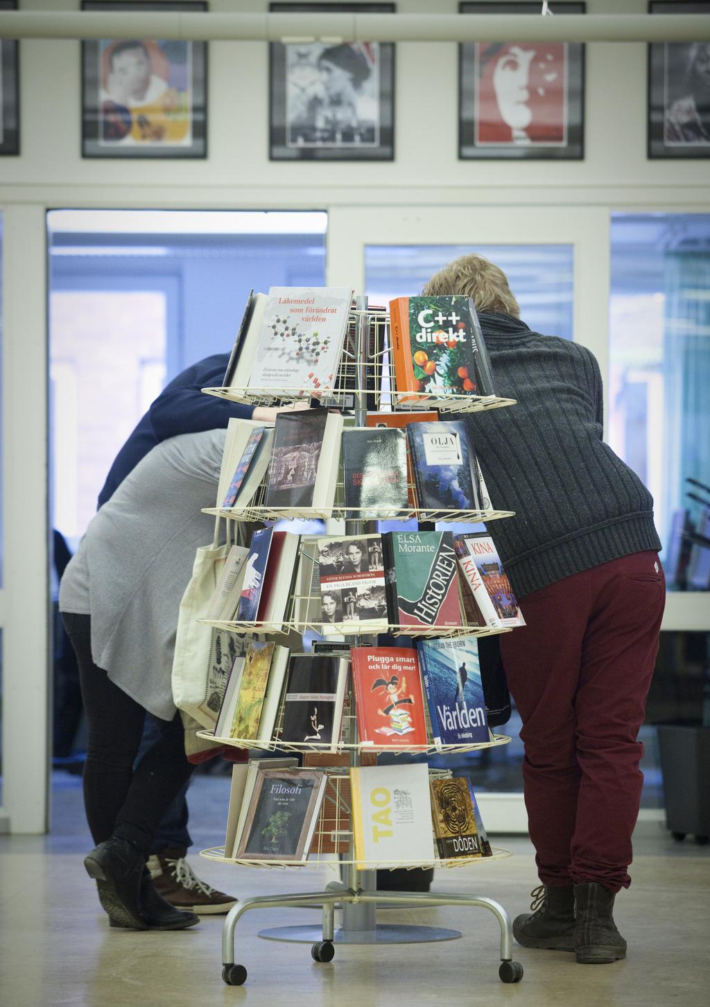 Forskning visar att rätt utrustade skolbibliotek gör att elever lär sig mer, och skolbiblioteken är obligatoriska enligt skollagen.vi socialdemokrater vill verka för bemannade skolbibliotek.