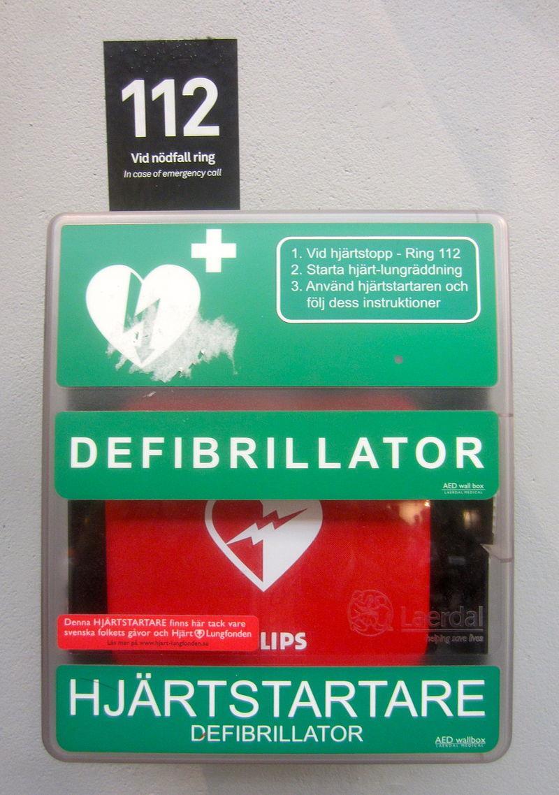 Hjärtstartare, även defibrillator, är en anordning som används för att ge elstötar, defibrillering, för att få hjärtat att åter slå på en person som drabbats