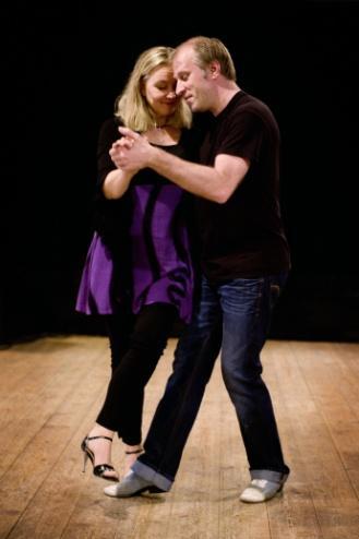 Kammarensemblen! Våra lärarpar den här gången är Gaia Pisauro (Italien) och Leandro Furlan (Argentina), bägge numera i Berlin. www.egotango.com. Gaia och Leandro har arbetat tillsammans sedan 2005.