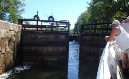 Nuvarande sträckning är mellan Arbogaån och norra stranden av Hjälmaren. Farleden är cirka 14 km, varav 8,5 km är grävd kanal. Dit for i den heta julivärmen ett 50-tal medlemmar i SPF Falubygden.