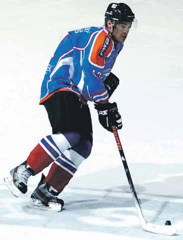 lige. Na výsledkoch majú svoj podiel starší, ale taktiež aj mladí hráči, ktorí v seniorskom hokeji iba začínajú. Jeden z nich je útočník Martin Belluš (1991).