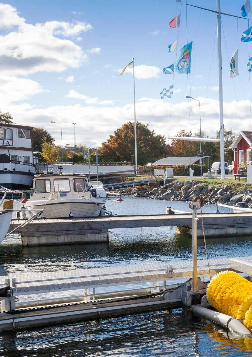 Sjöfart Vi följer upp att de regler som gäller för svenska och utländska fartyg i våra farvatten följs. I arbetet utför vi besiktningar och inspektioner på både fartyg och i hamnar.