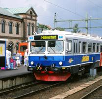 1984 SJ:s sista smalspåriga järnväg för persontrafik läggs ned. Återstartar i privat regi 1987.