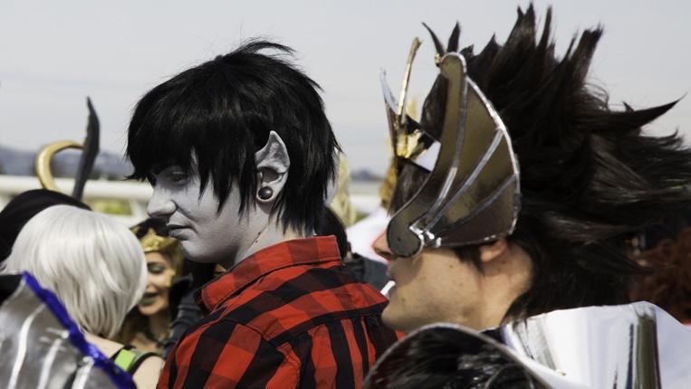 Cosplay Vecka 24, mån-fre kl 10.00-16.00 Lunch ingår Var: Dejeskolan 13-16 år Kom och lär dig mer om cosplay. Prova på att göra rustningsdelar, horn, vapen. Sy om kläder du redan har.