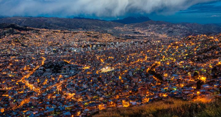 Dag 10: La Paz - Stadstur Vi lämnar detta vackra och fascinerande område för att flyga till kontrasternas stad, La Paz. Här möter du en härlig mix av gammalt och nytt.