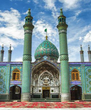 Golestan representerar ett enastående exempel på sammanslagning av persisk arkitektur och konster med europeiska motiv och stilar.