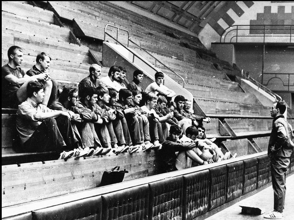 Första kullen 1966 Gymnastiklärarlinjen, 2 år Högt söktryck