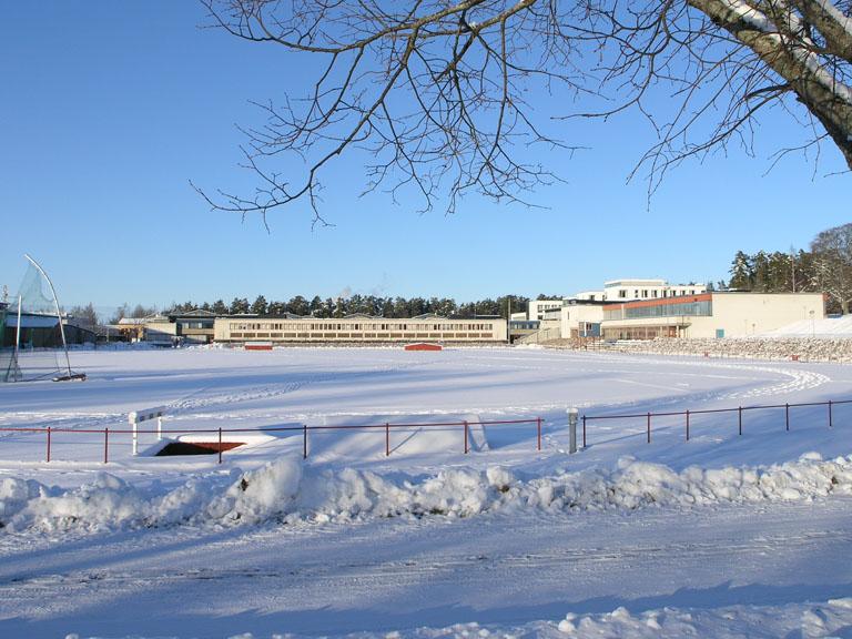 1986 Treårig idrottslärarutbildning 2016-11-30 11 1992-1999 Institutionen för idrott och hälsa (1992) Flera andra lärosäten i Sverige startar idrottslärarutbildningar (Göteborg, Umeå, Malmö,