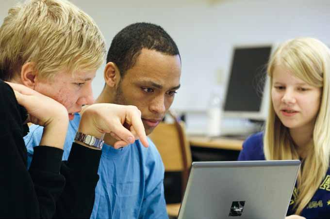 Skjut inte upp valet till sista sekunden, utan ge dig själv god tid att ta reda på mer än ett alternativ. Ta hjälp av studie- och yrkesvägledaren på din skola.